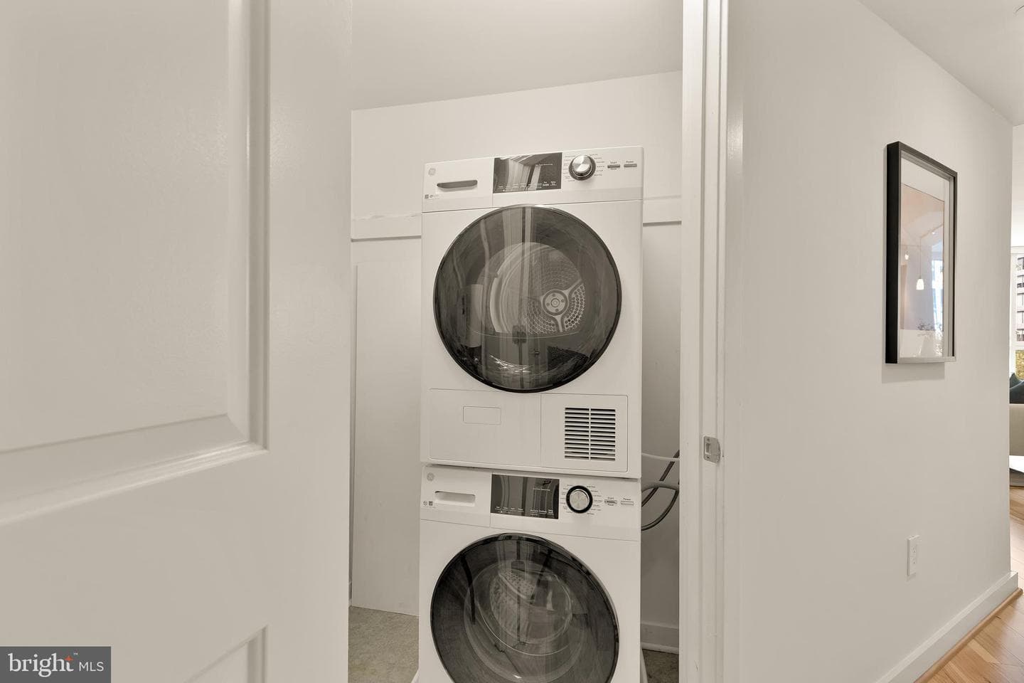 1025 1st Street SE #406 photo 31