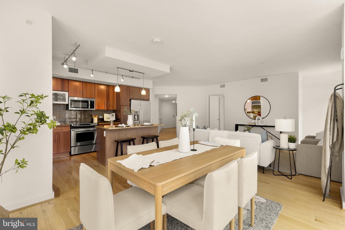 1025 1st Street SE #406 photo 9