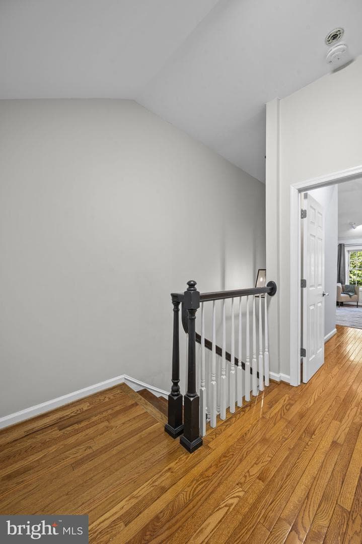 633 Constitution Avenue NE photo 20