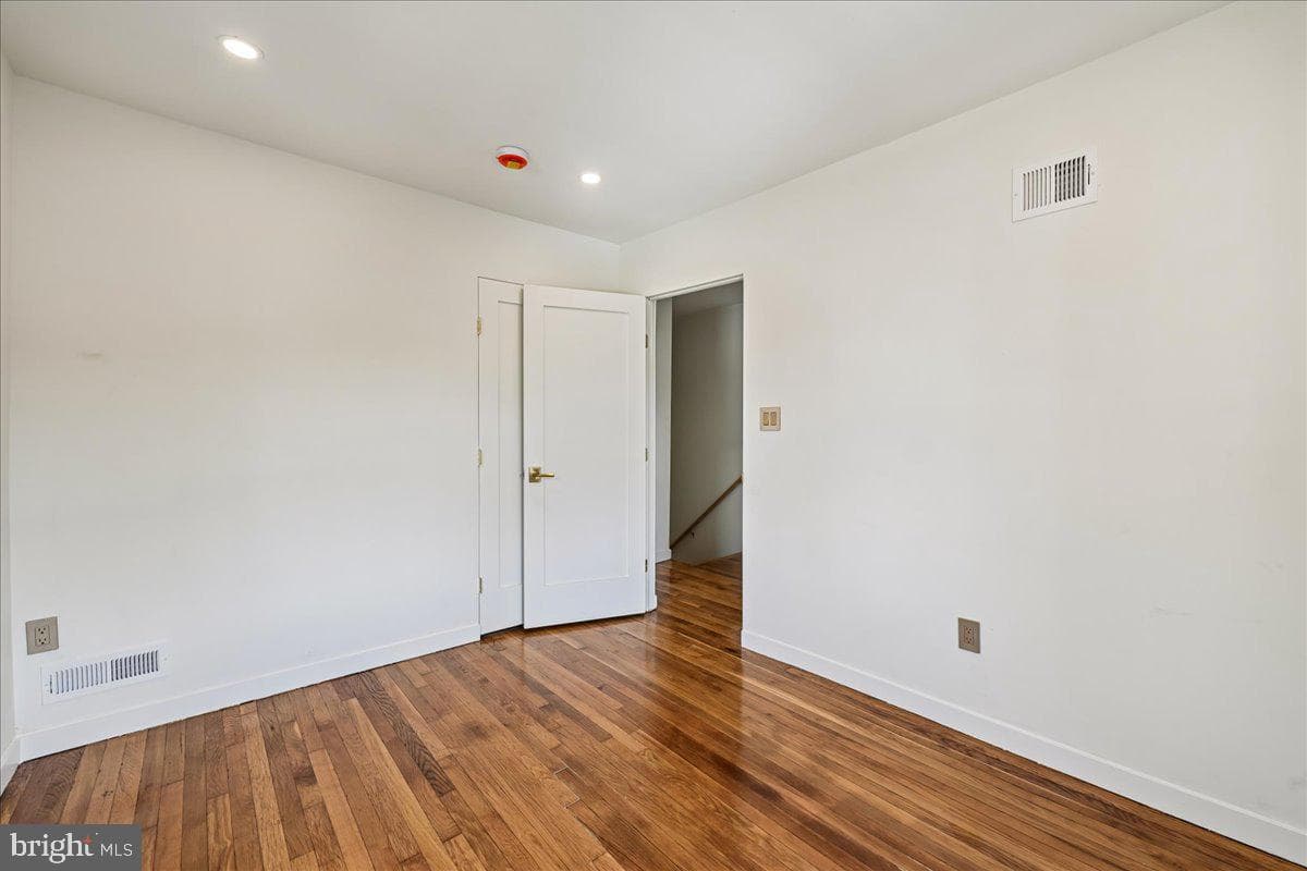 1525 Fort Davis Street SE photo 17