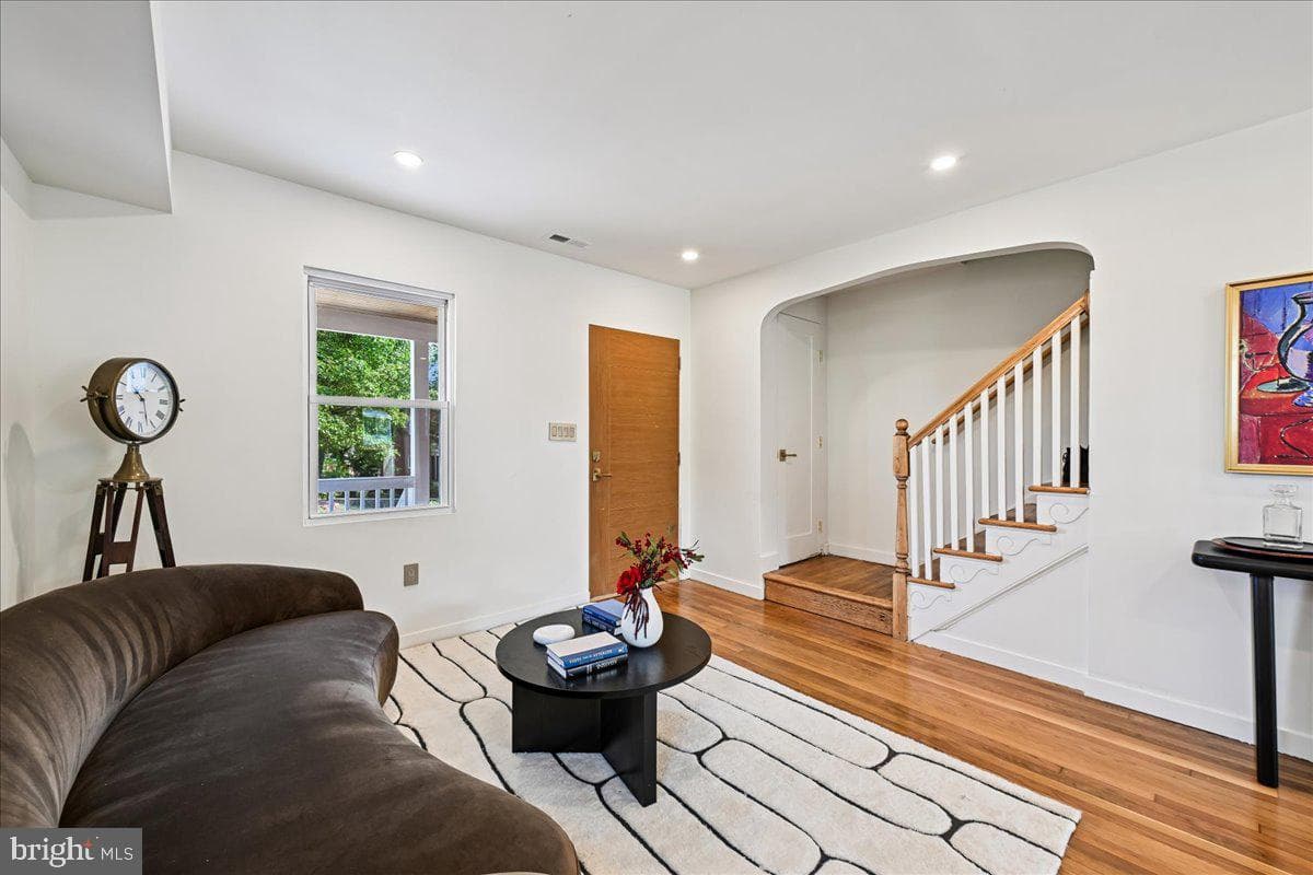 1525 Fort Davis Street SE photo 3