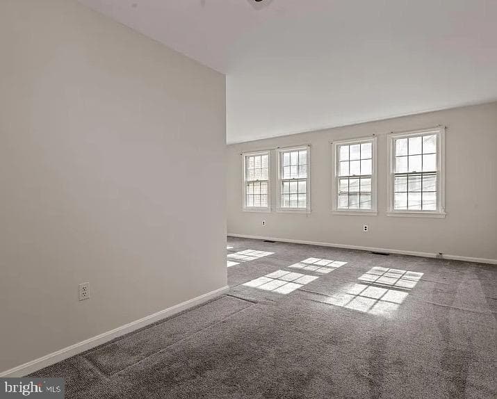1902 Curtis Court SE photo 7
