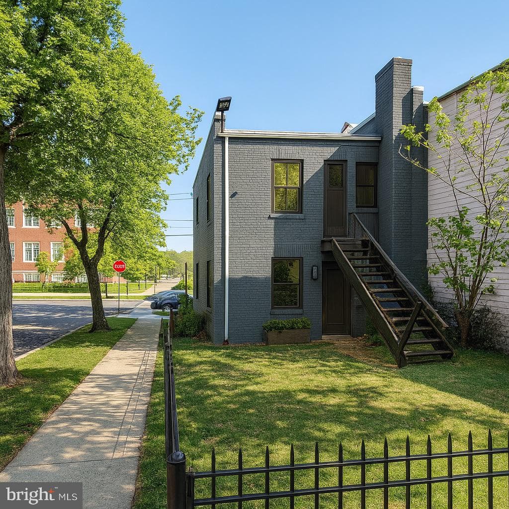 1721 Q Street SE photo 3
