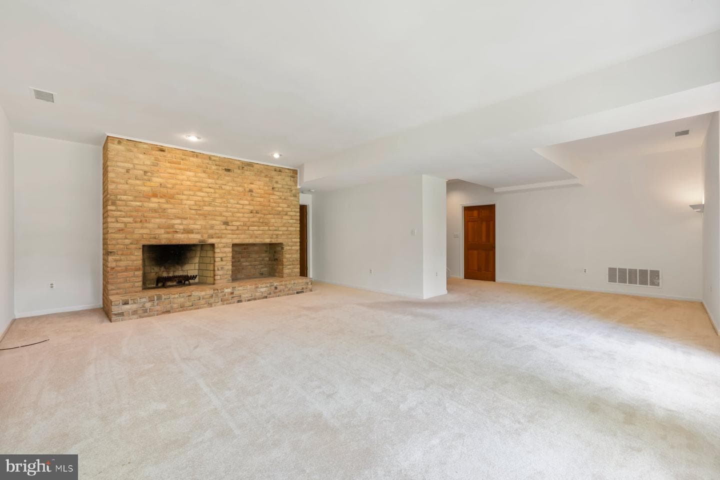 370 S River Landing Road #370 photo 34