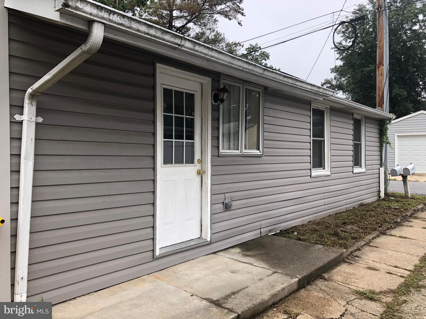 7818 Renshaw Road photo 5