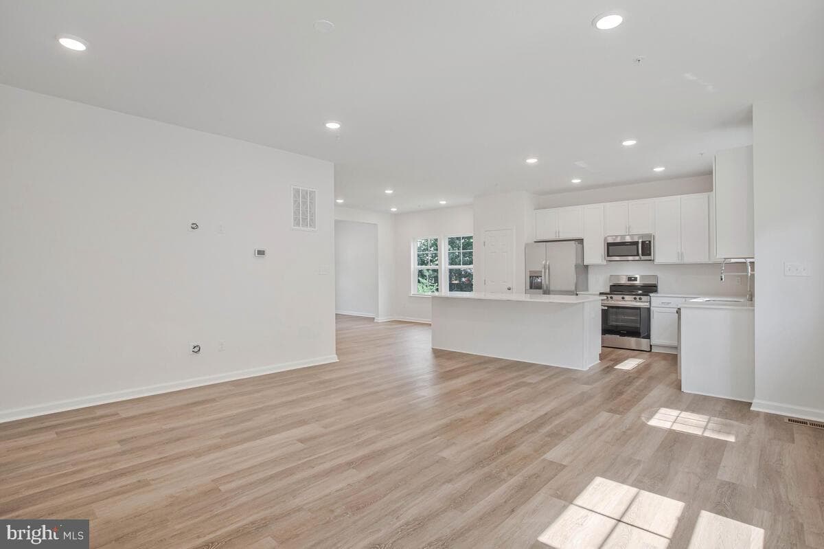 404 Warwick photo 16