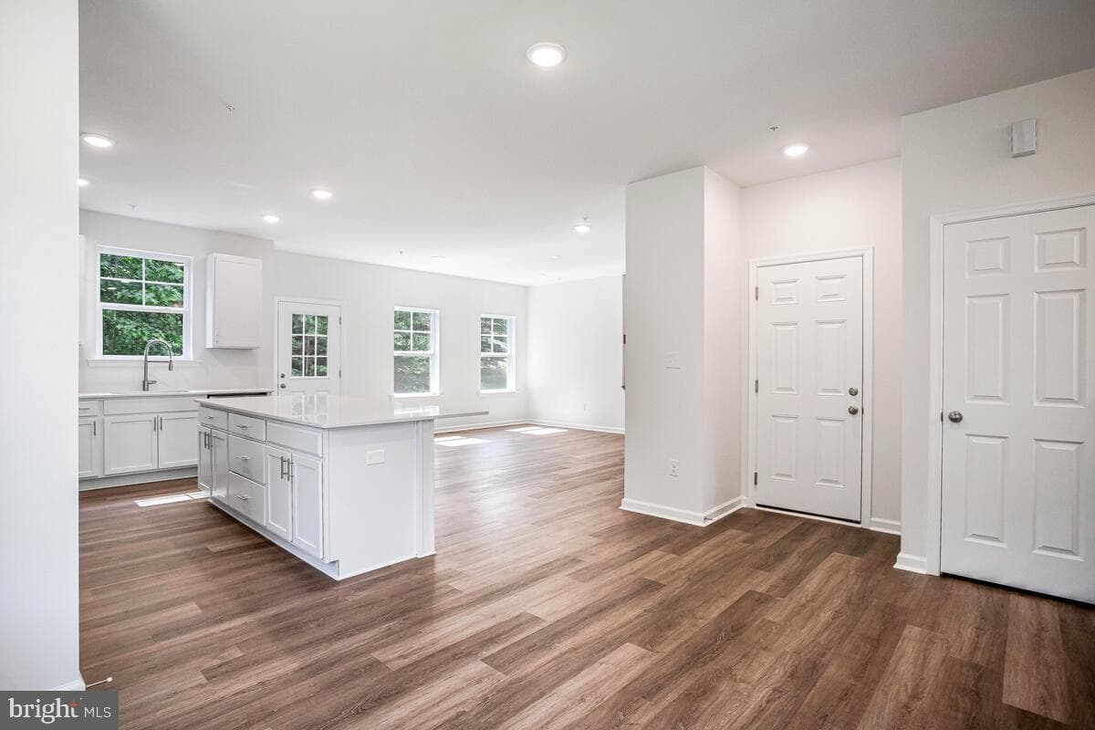 404 Warwick photo 7