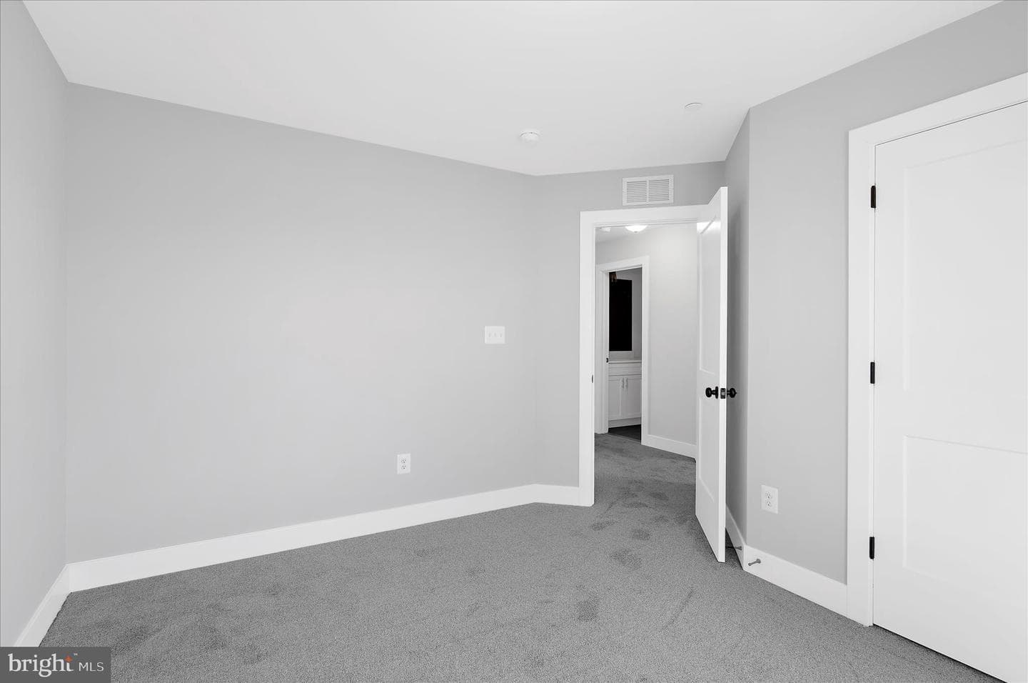 91 Edelton Avenue photo 26
