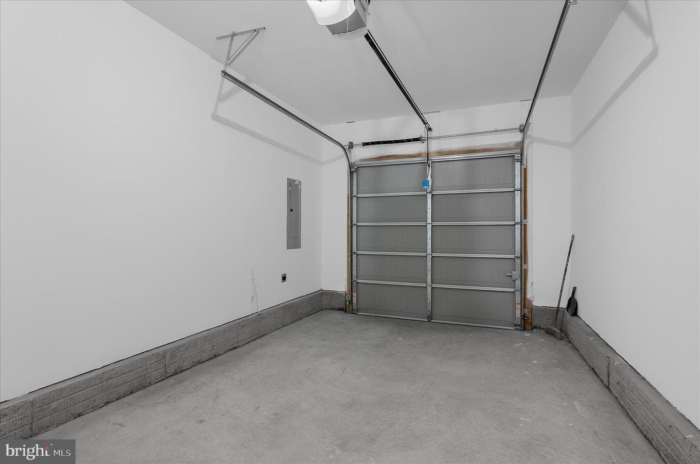 91 Edelton Avenue photo 29