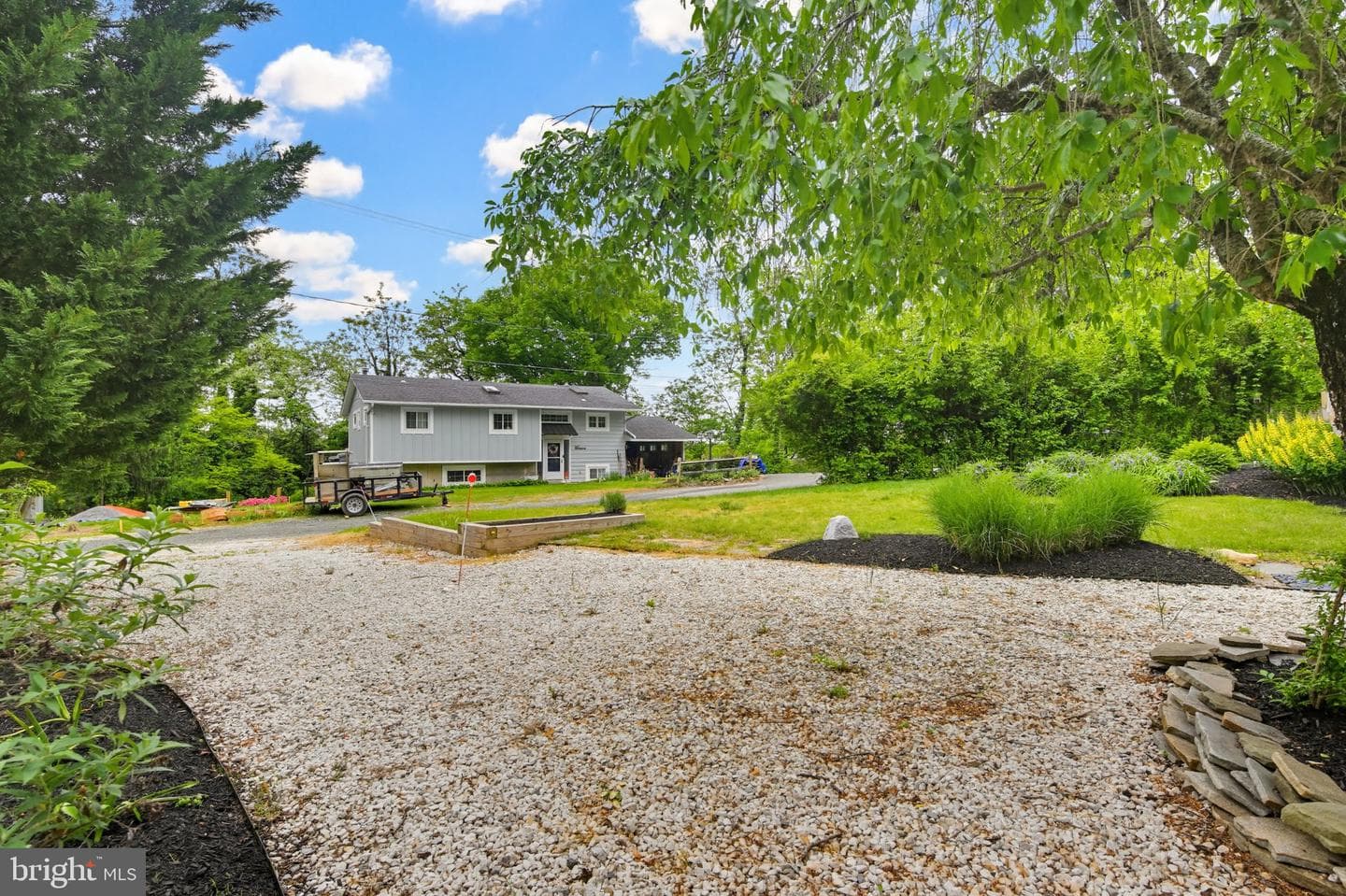 1465 Ridgeway photo 30