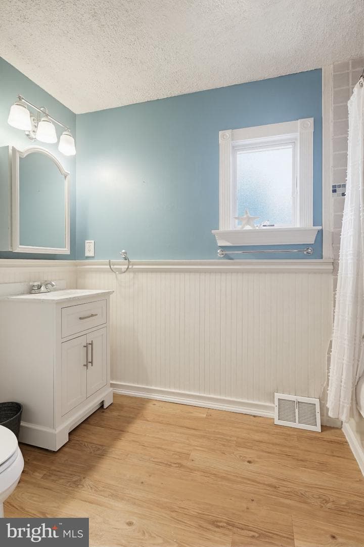 1465 Ridgeway photo 49