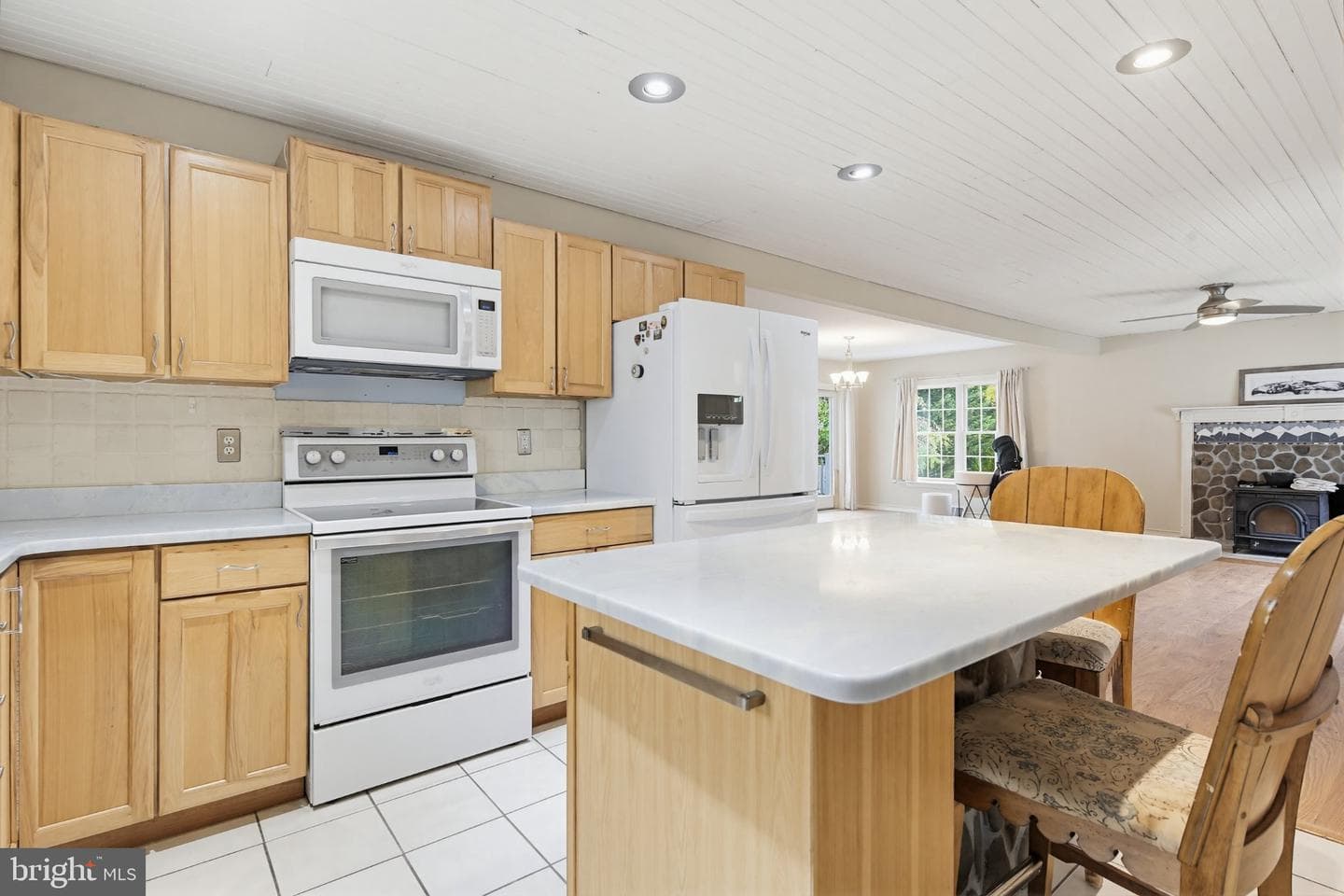 1465 Ridgeway photo 61