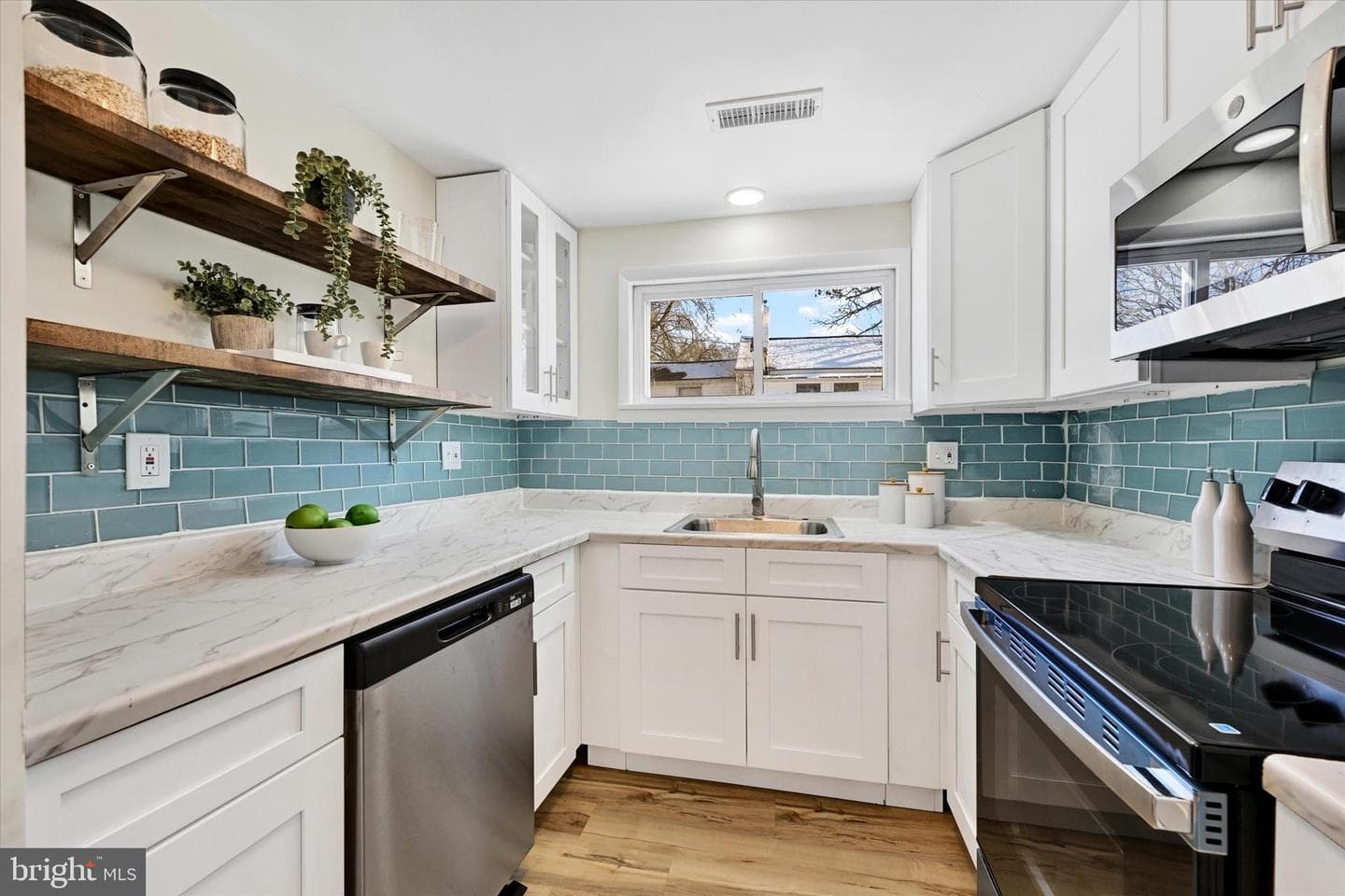 667 213th Street photo 11