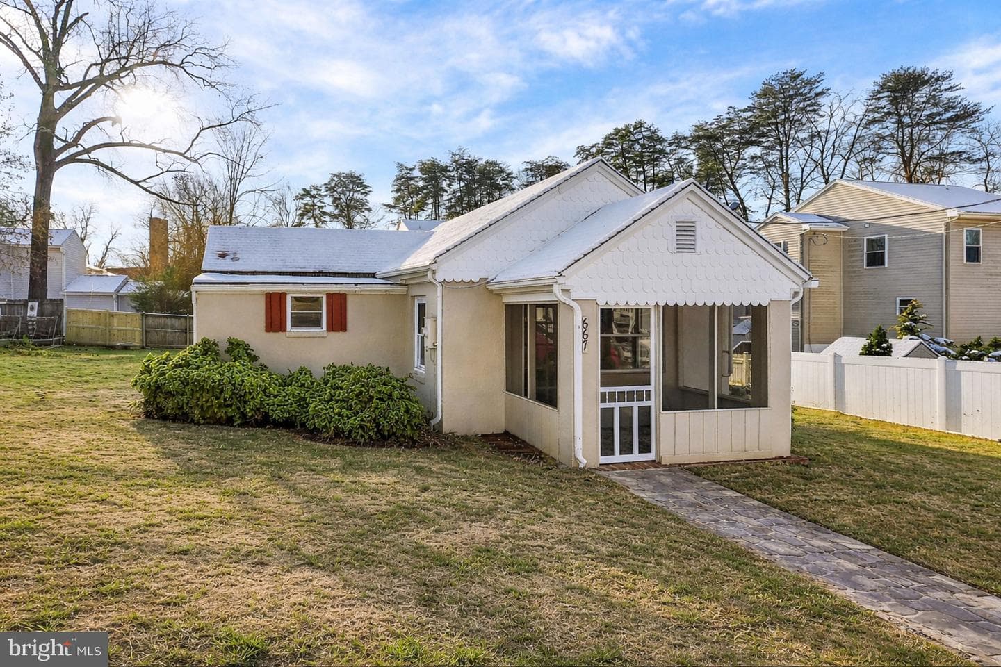 667 213th Street photo 3