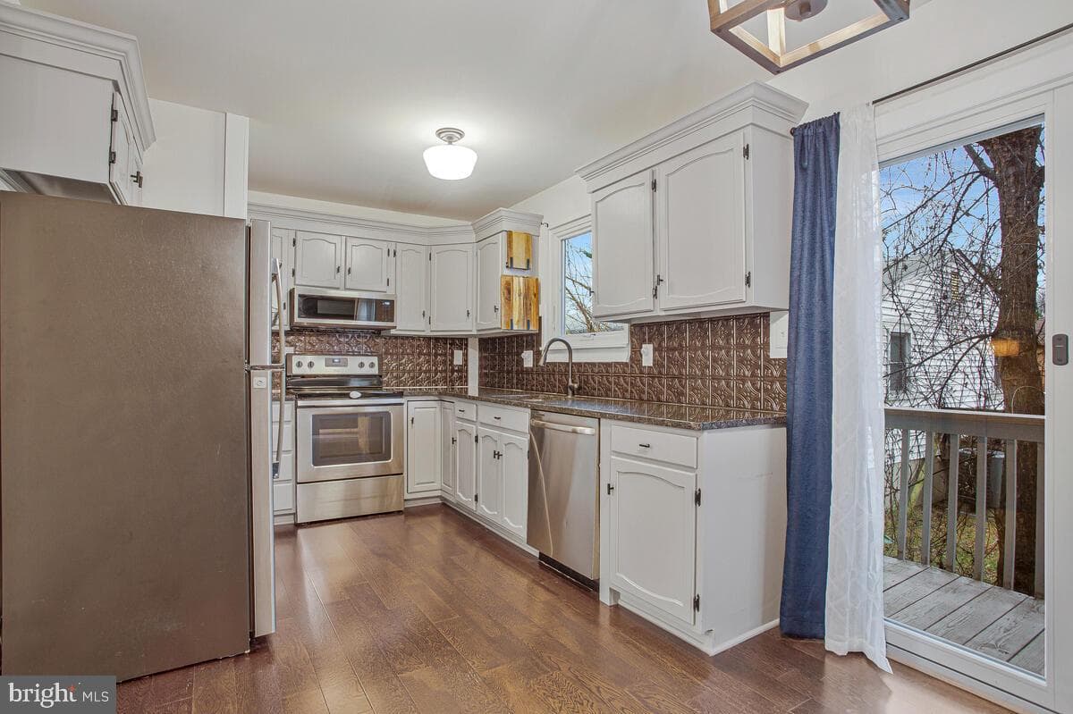 7759 Glen Avenue photo 10