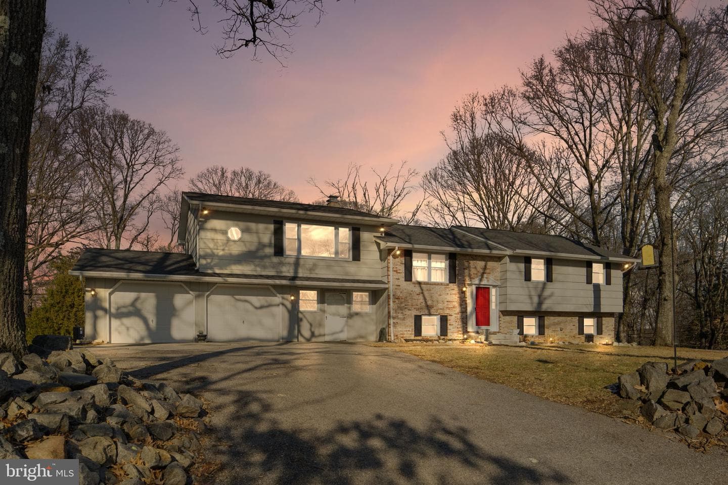 876 Shore Acres Road photo 2