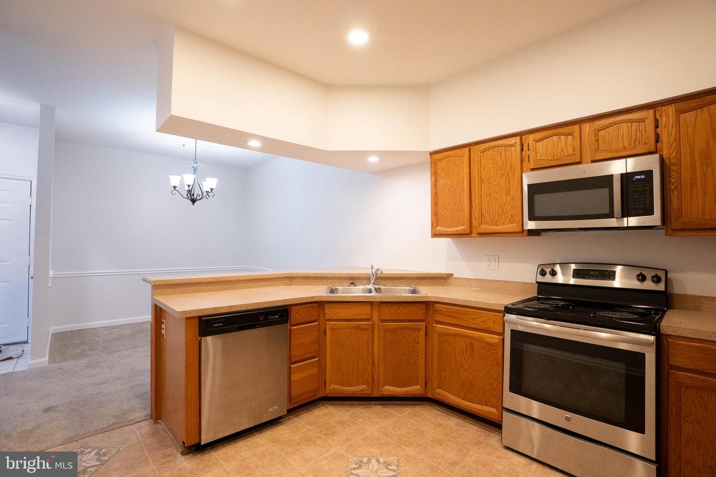 2707 Summerview Way #101 photo 4