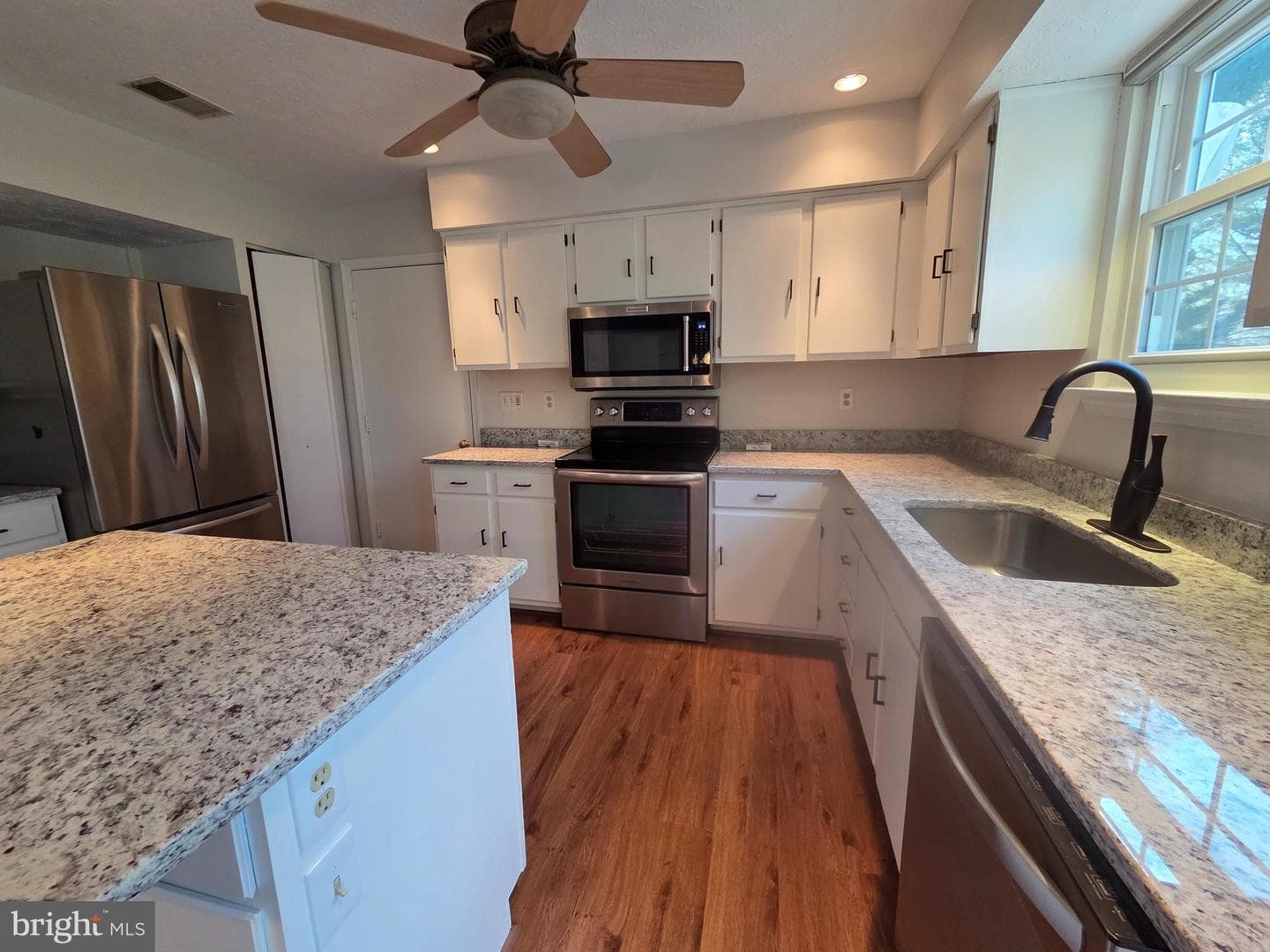 276 Southdale Court photo 10