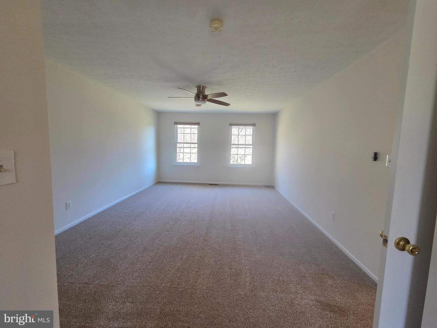 276 Southdale Court photo 23