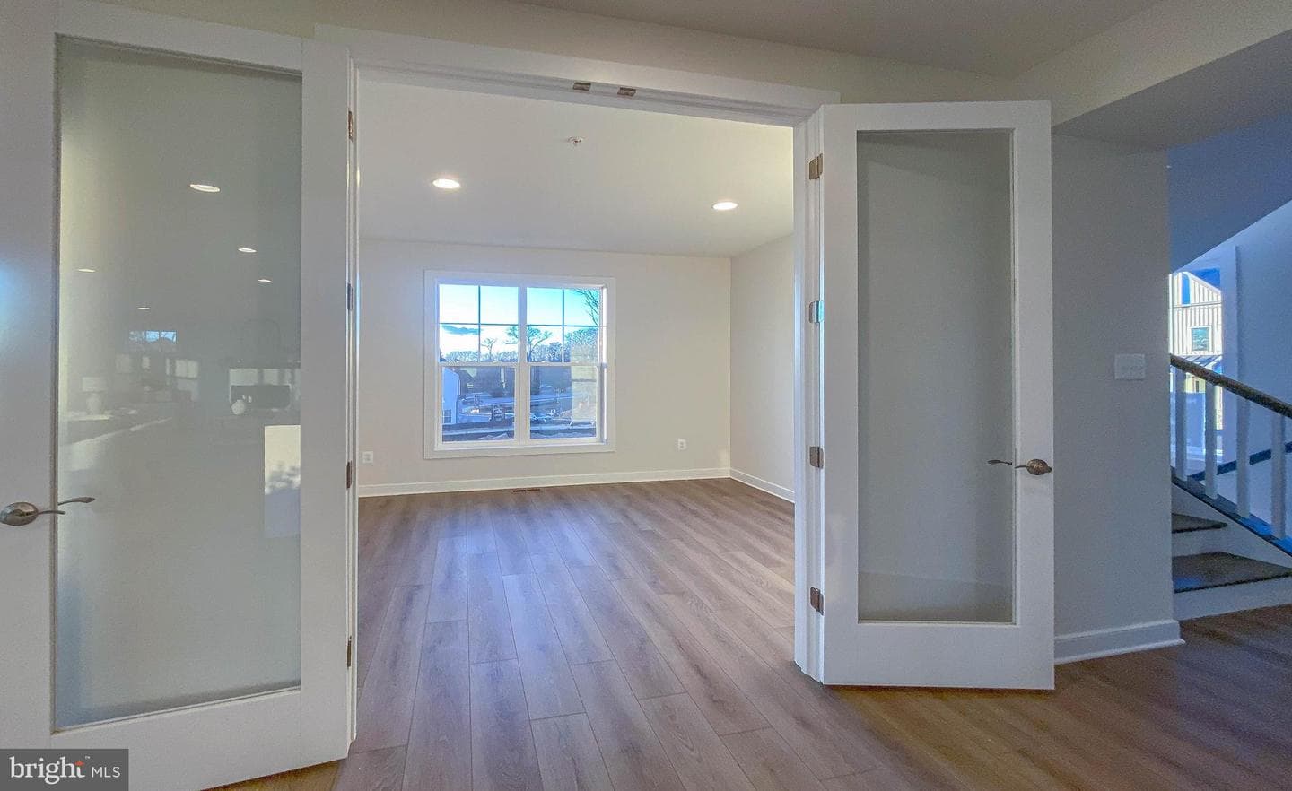205 Cahill Ave photo 8