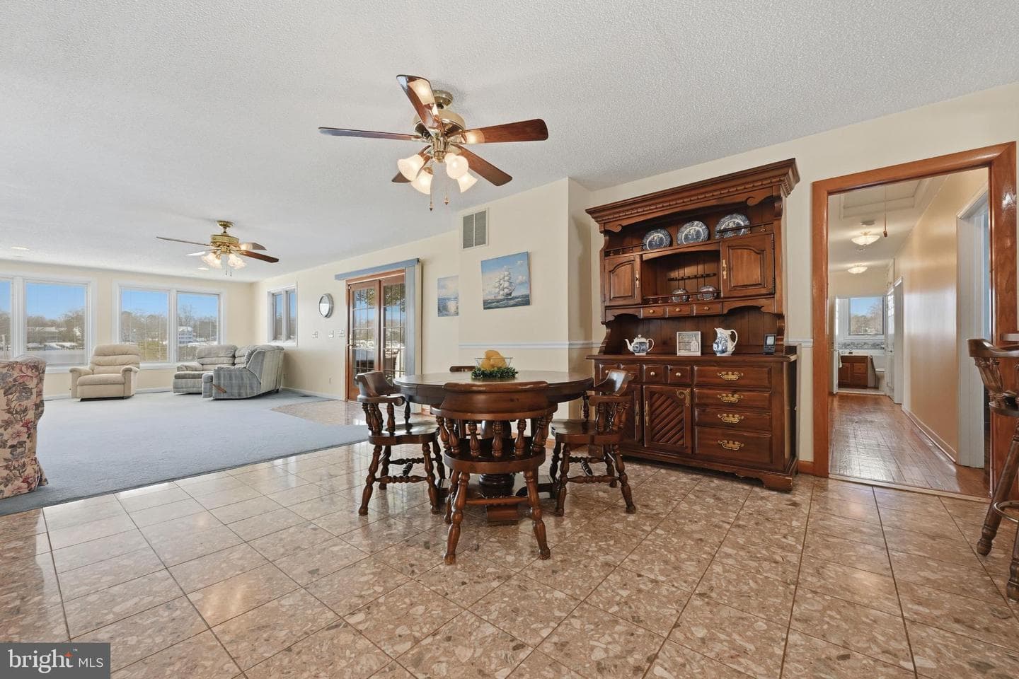 352 Riverside Drive photo 11
