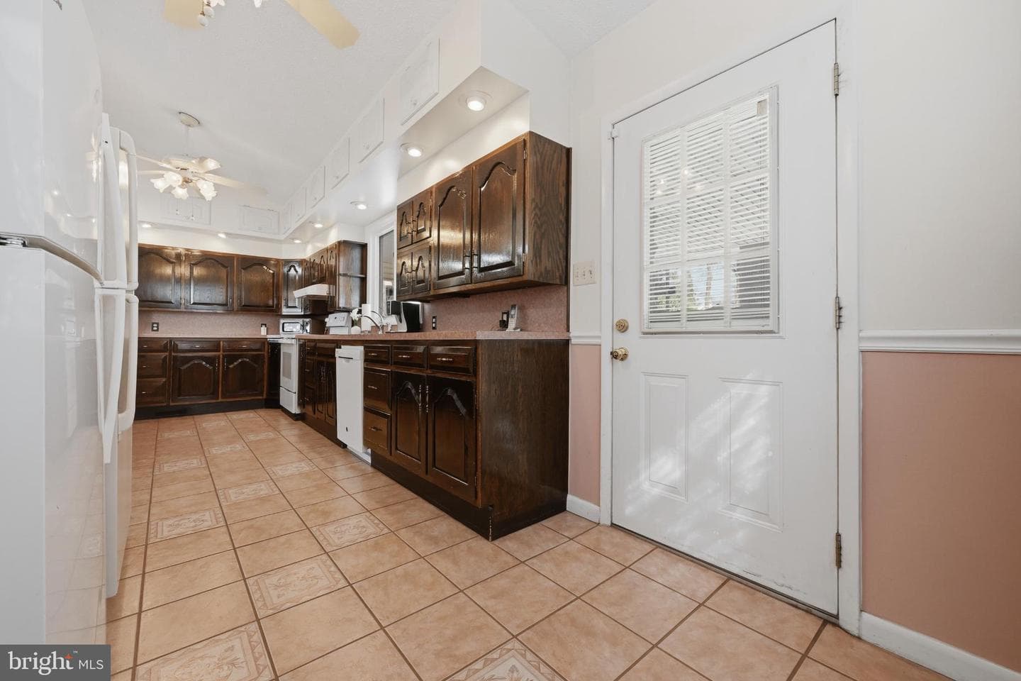 352 Riverside Drive photo 30
