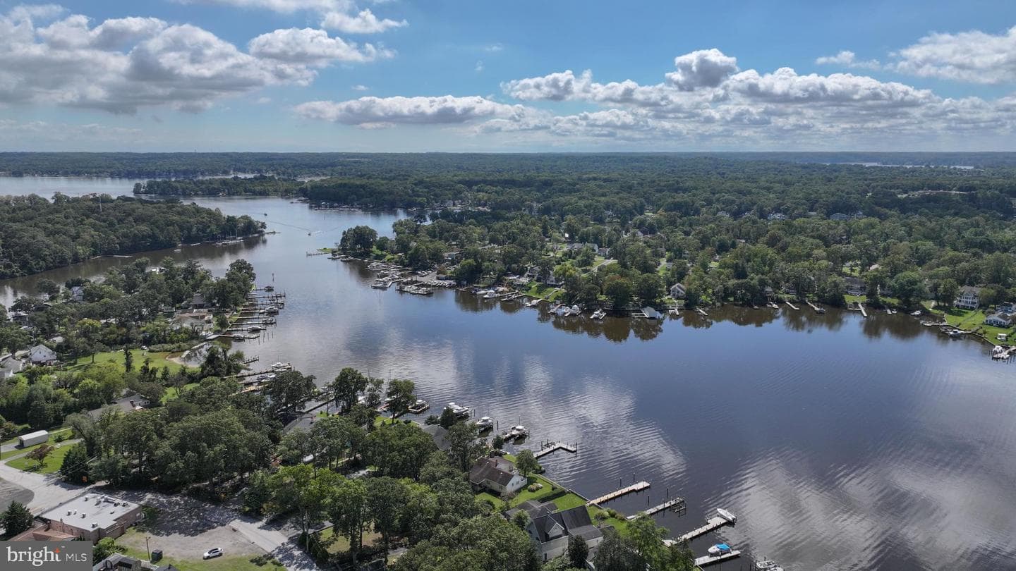 352 Riverside Drive photo 43