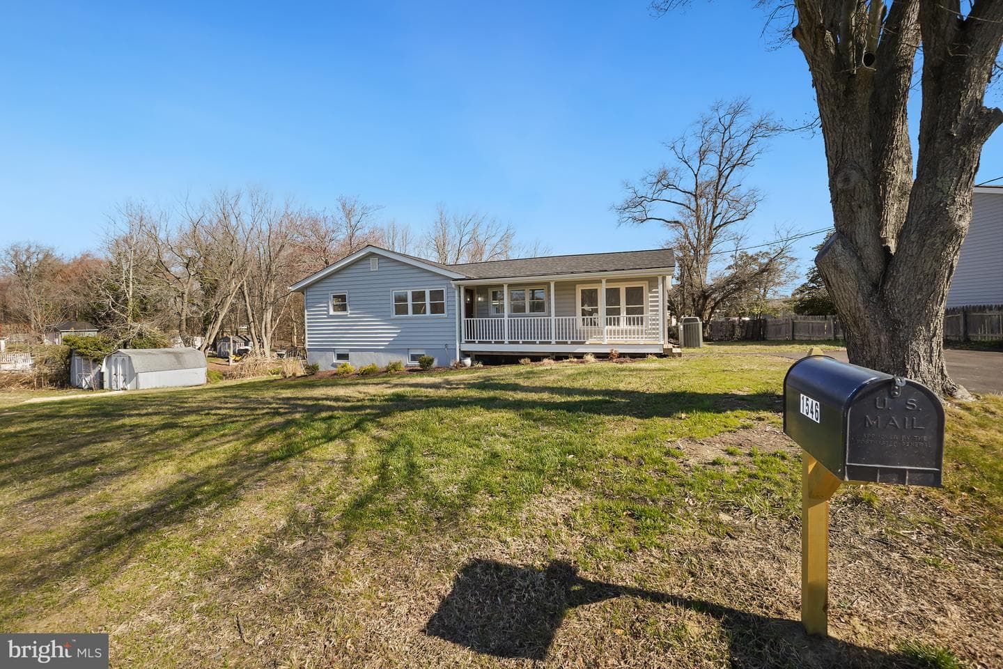 1546 Ridgely Drive photo 3