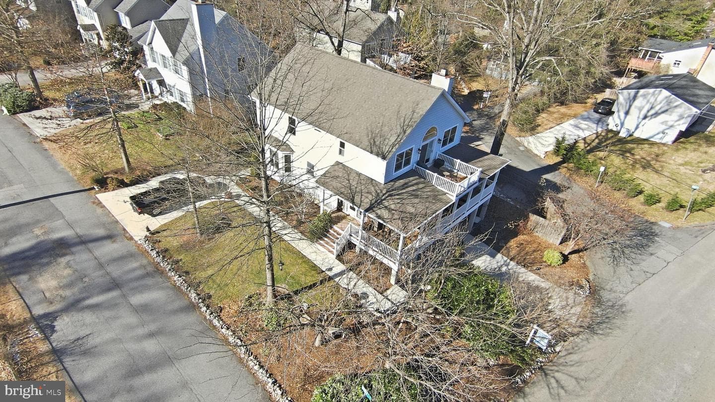 764 N Riverside Drive photo 25