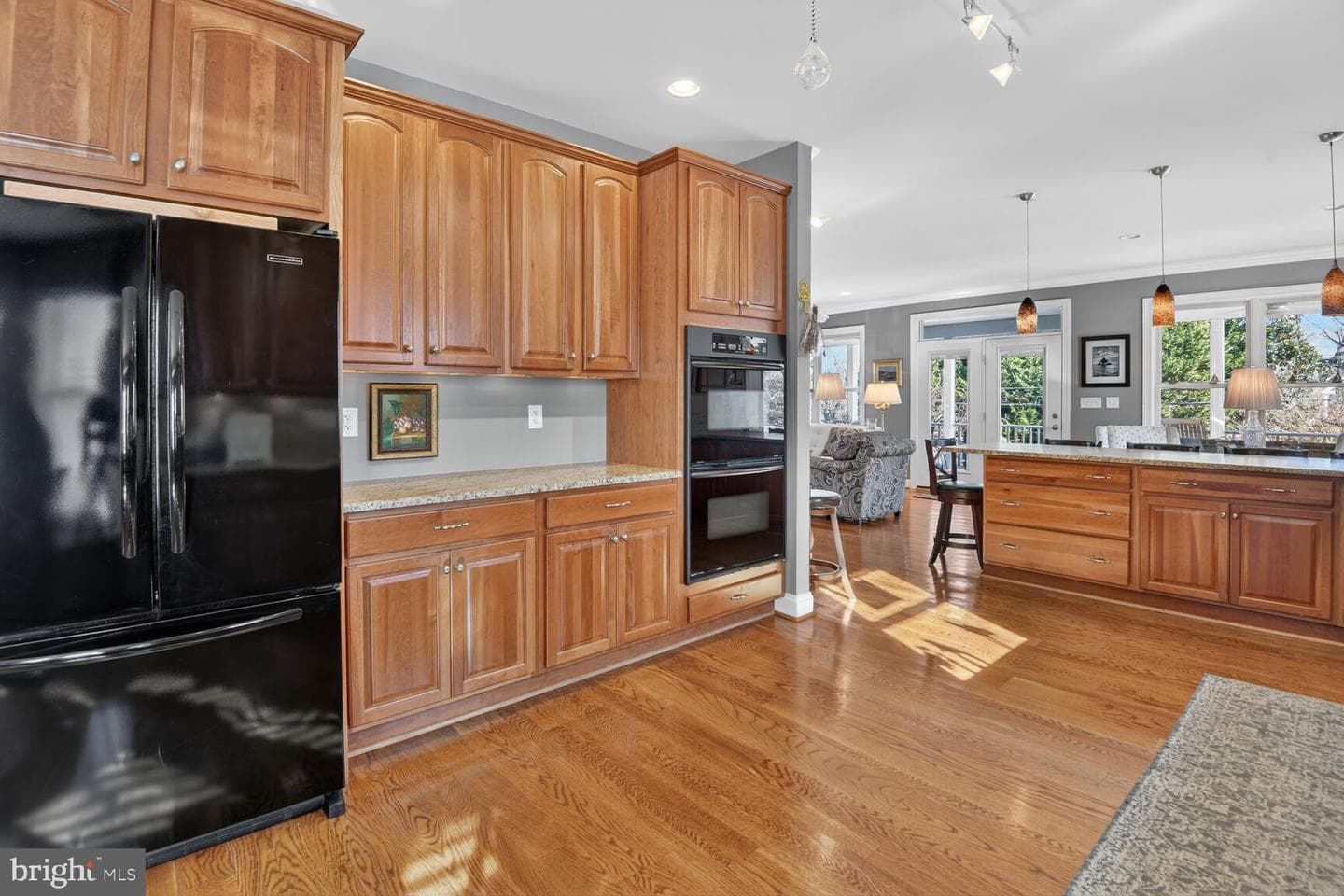 764 N Riverside Drive photo 39