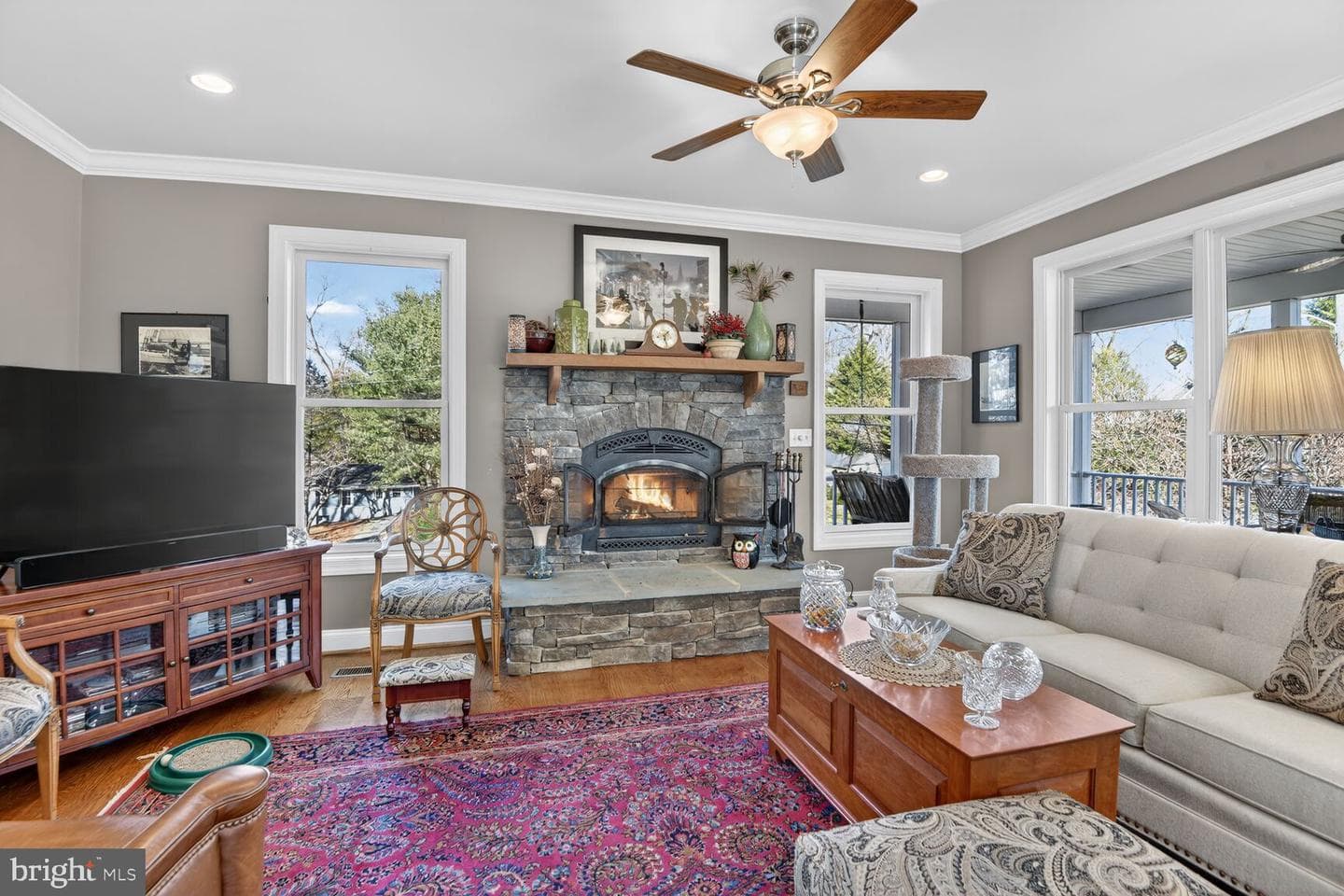 764 N Riverside Drive photo 44