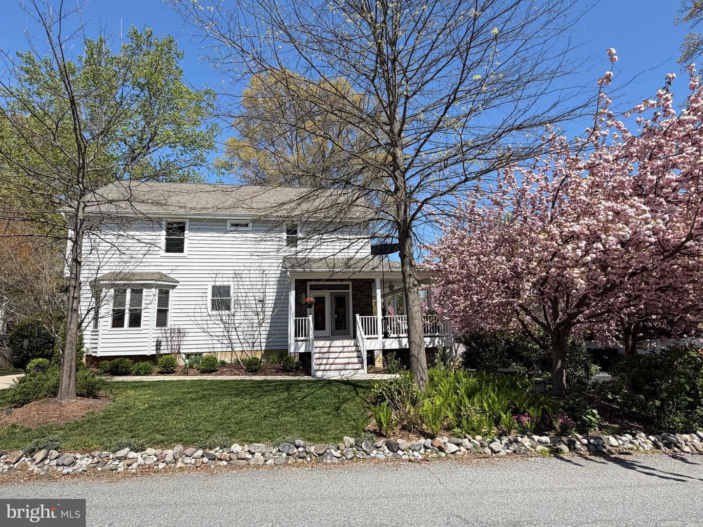 764 N Riverside Drive photo 6
