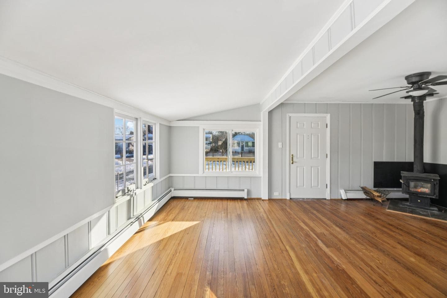 306 Linden Avenue photo 9