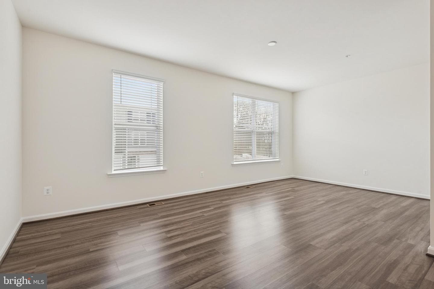 7831 Wolf Run Lane photo 14