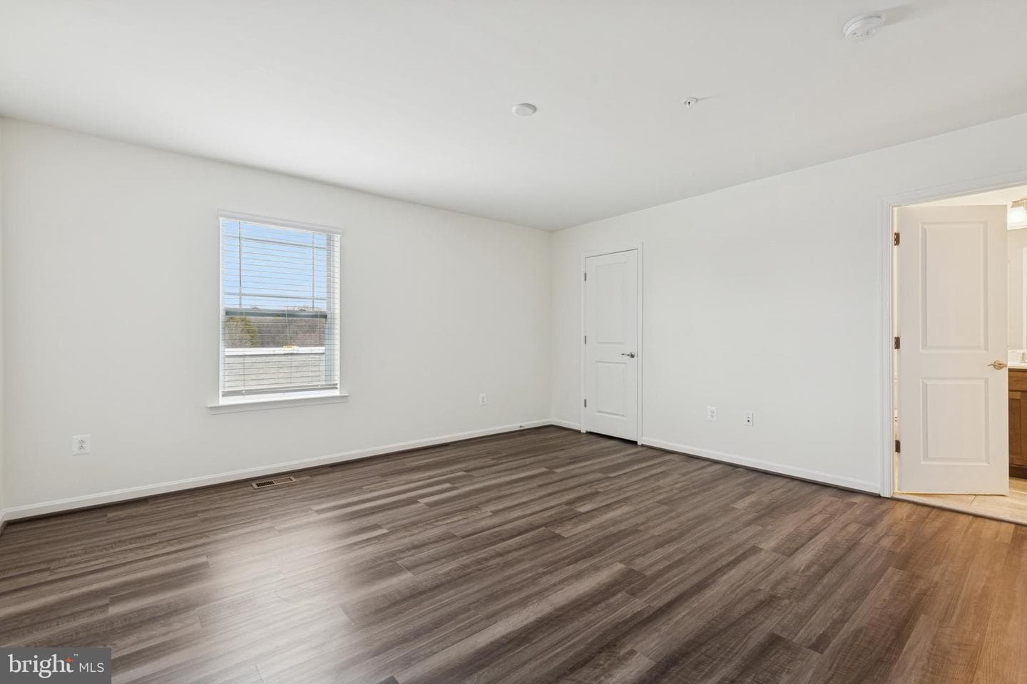 7831 Wolf Run Lane photo 22