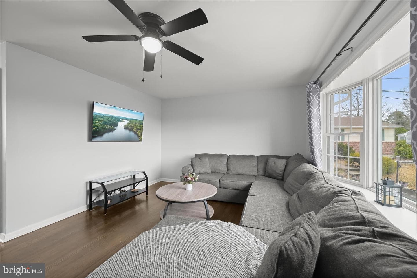 413 Elm Avenue photo 7