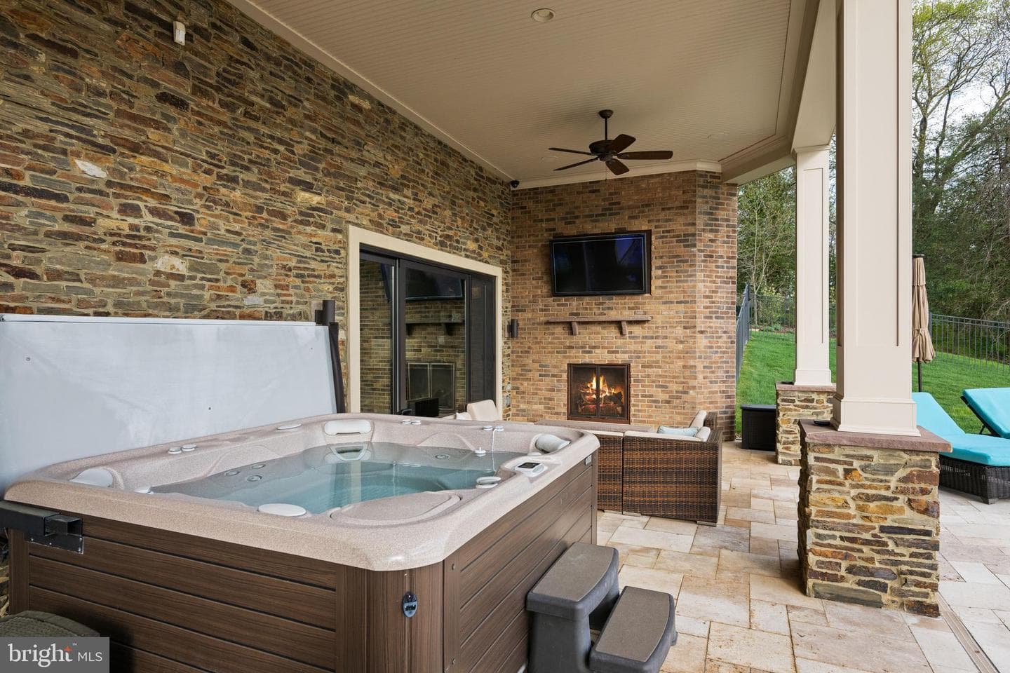 423 Benfield Road photo 27