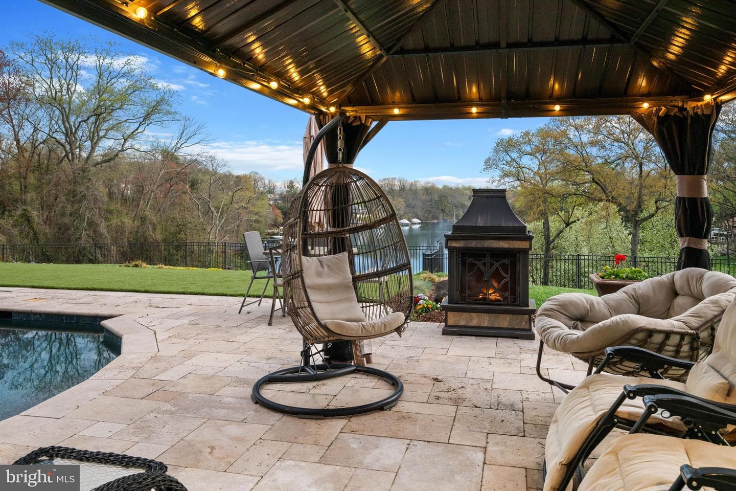 423 Benfield Road photo 34