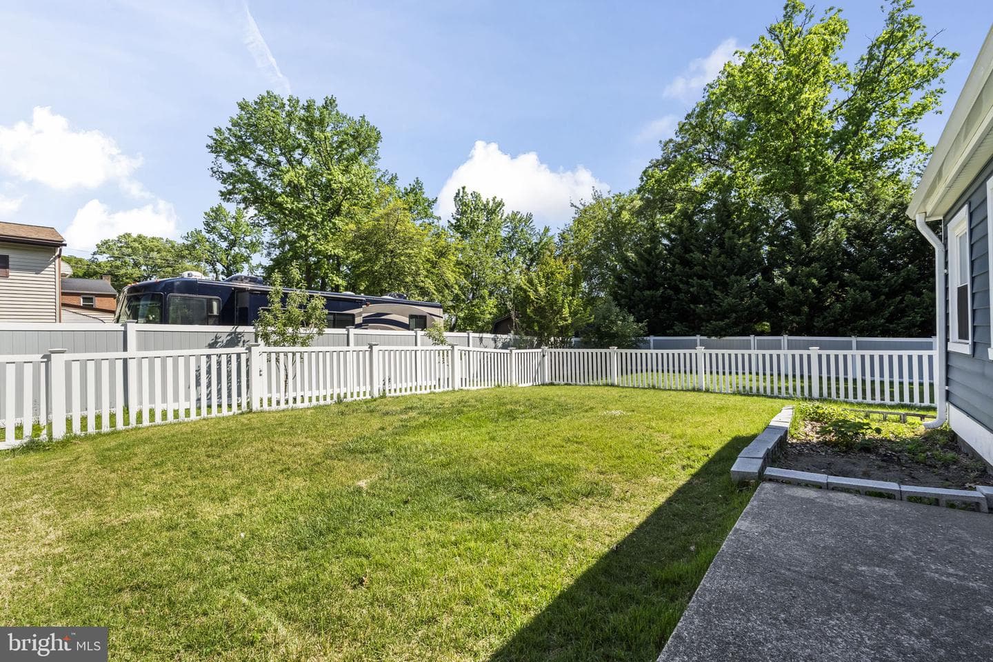 8005 Woodholme Circle photo 5