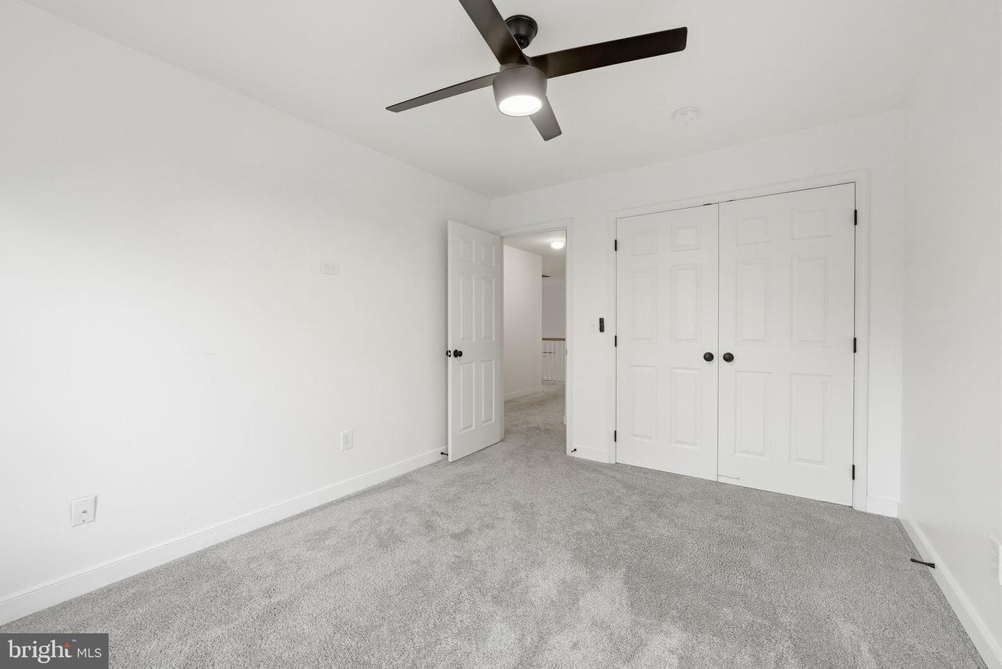 1110 Thompson Avenue photo 38