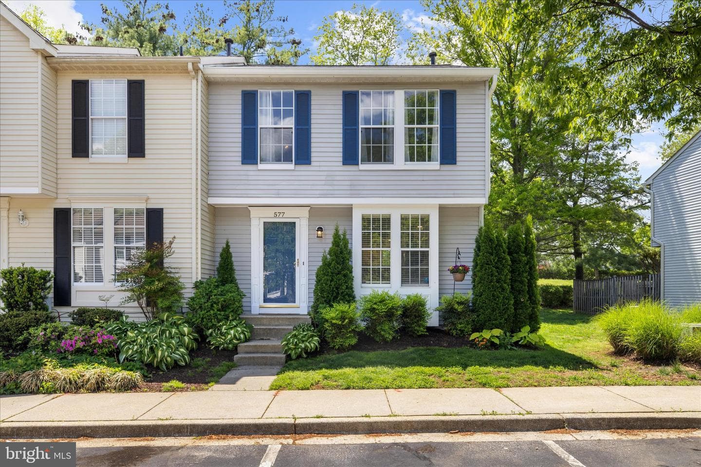 577 Quaker Ridge Court photo 2