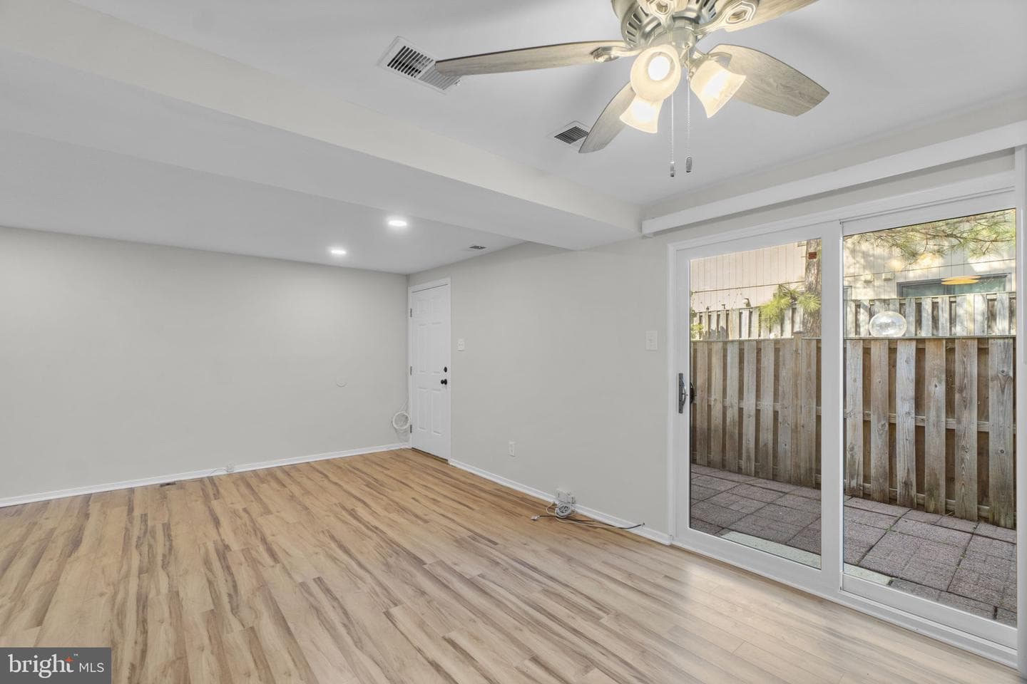 392 West Court #2b photo 16
