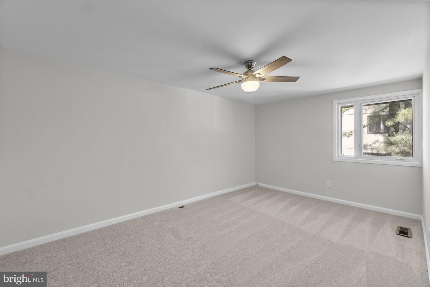 392 West Court #2b photo 24