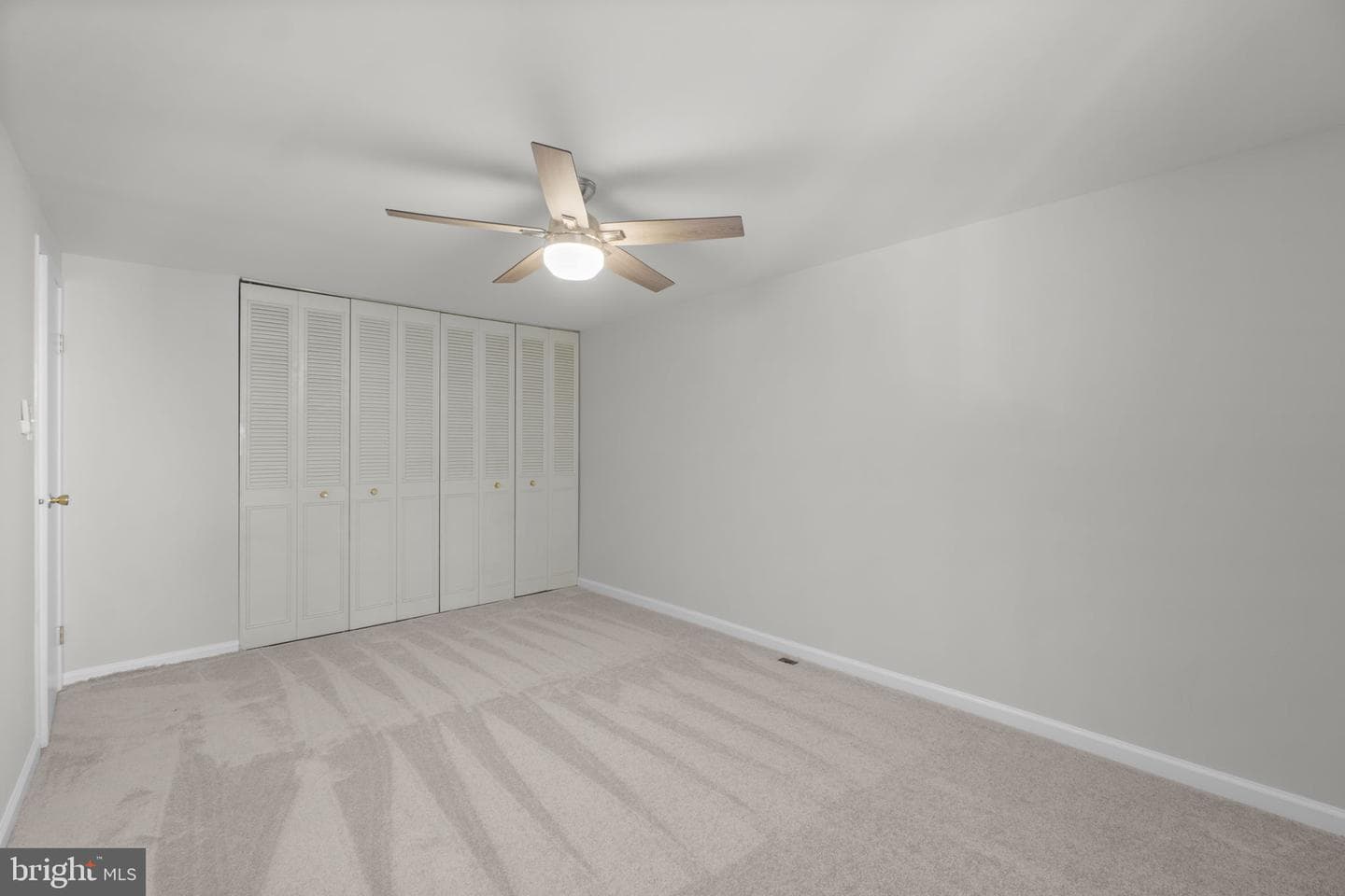 392 West Court #2b photo 27