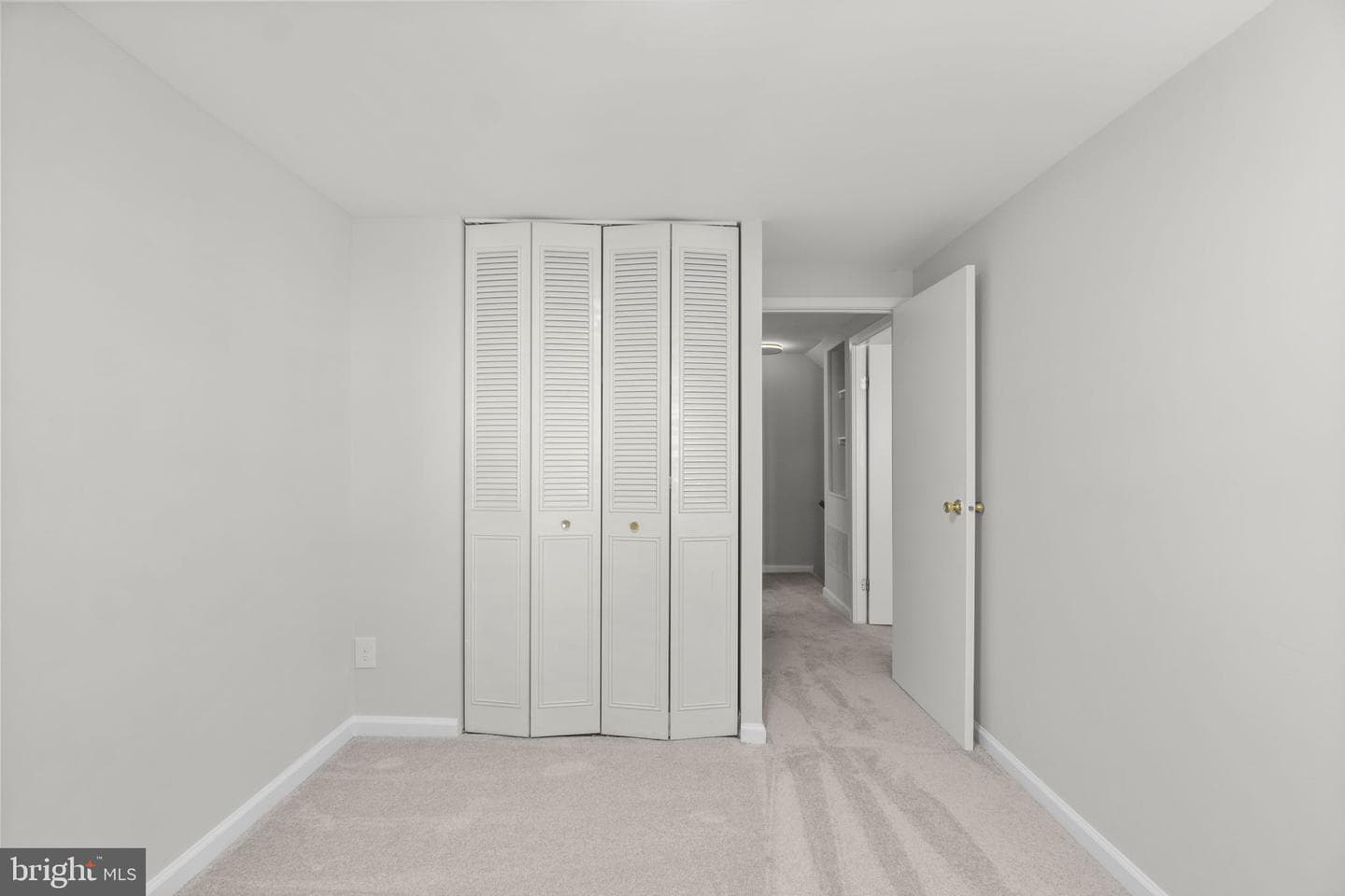 392 West Court #2b photo 33