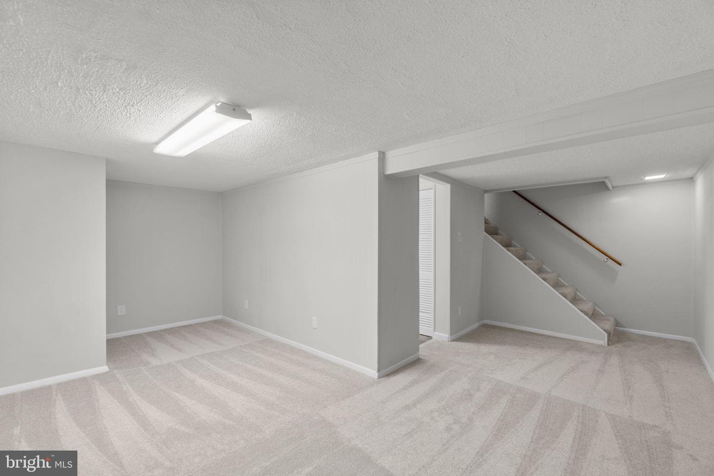 392 West Court #2b photo 38