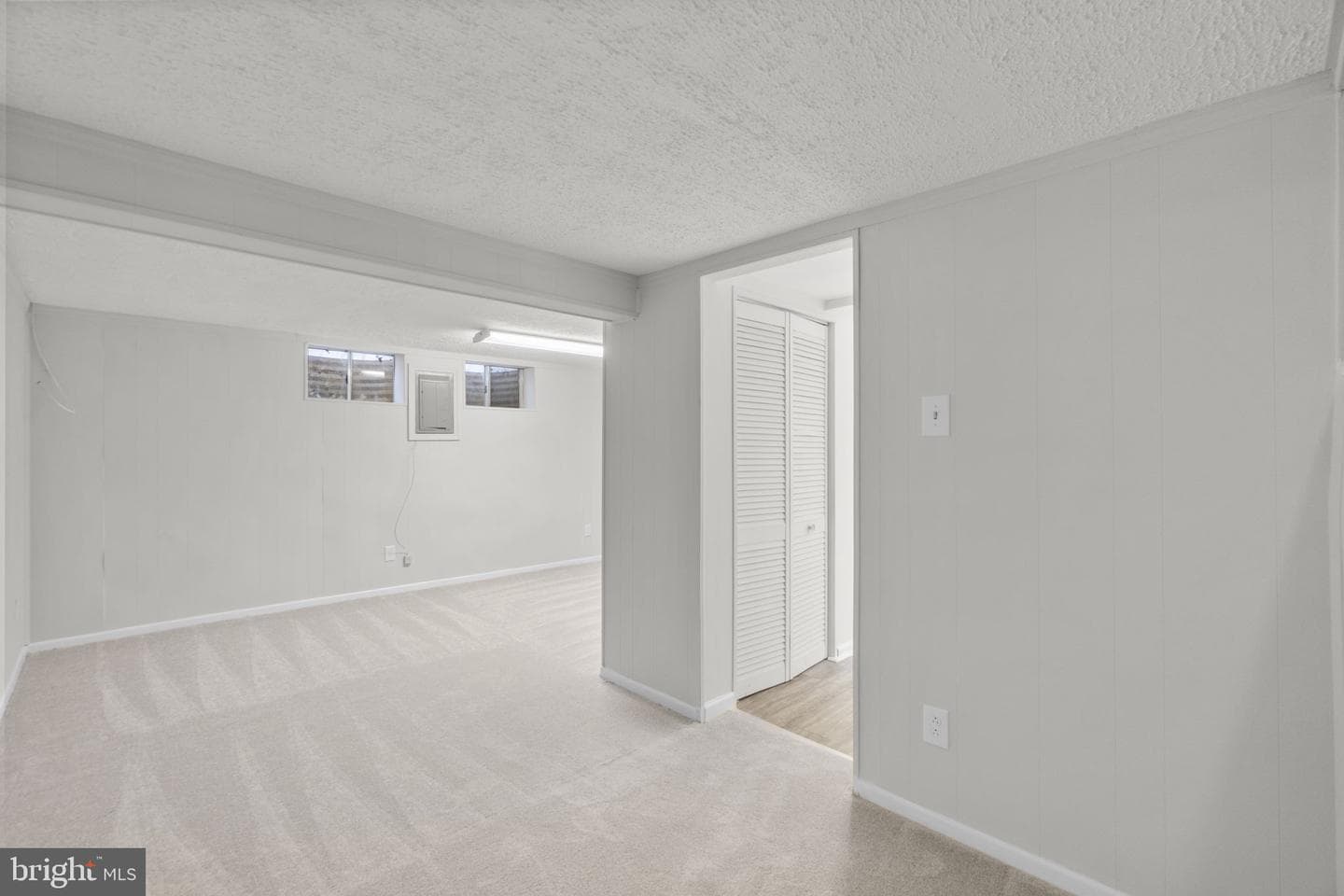 392 West Court #2b photo 39