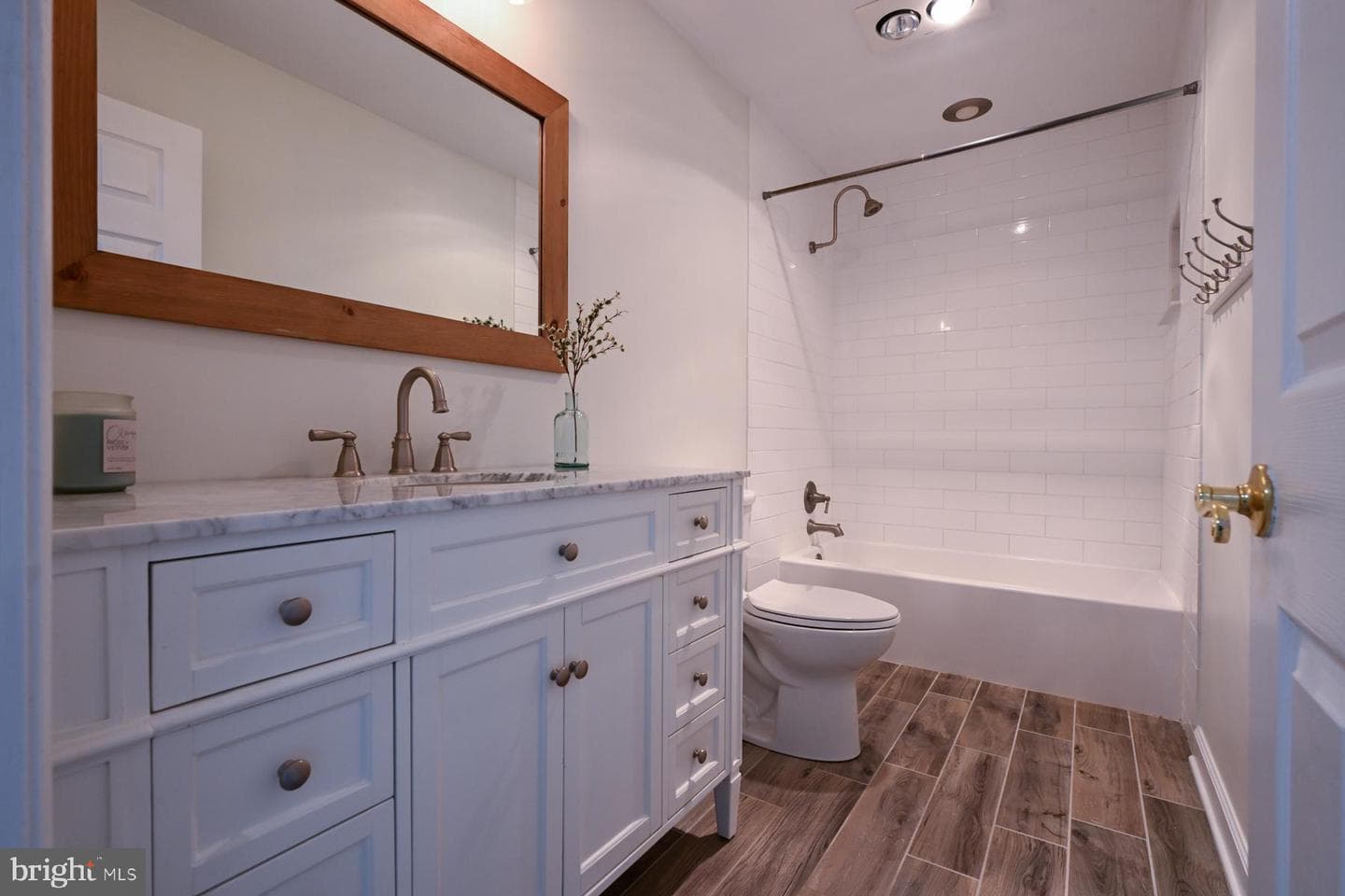 3476 S River Terrace photo 45