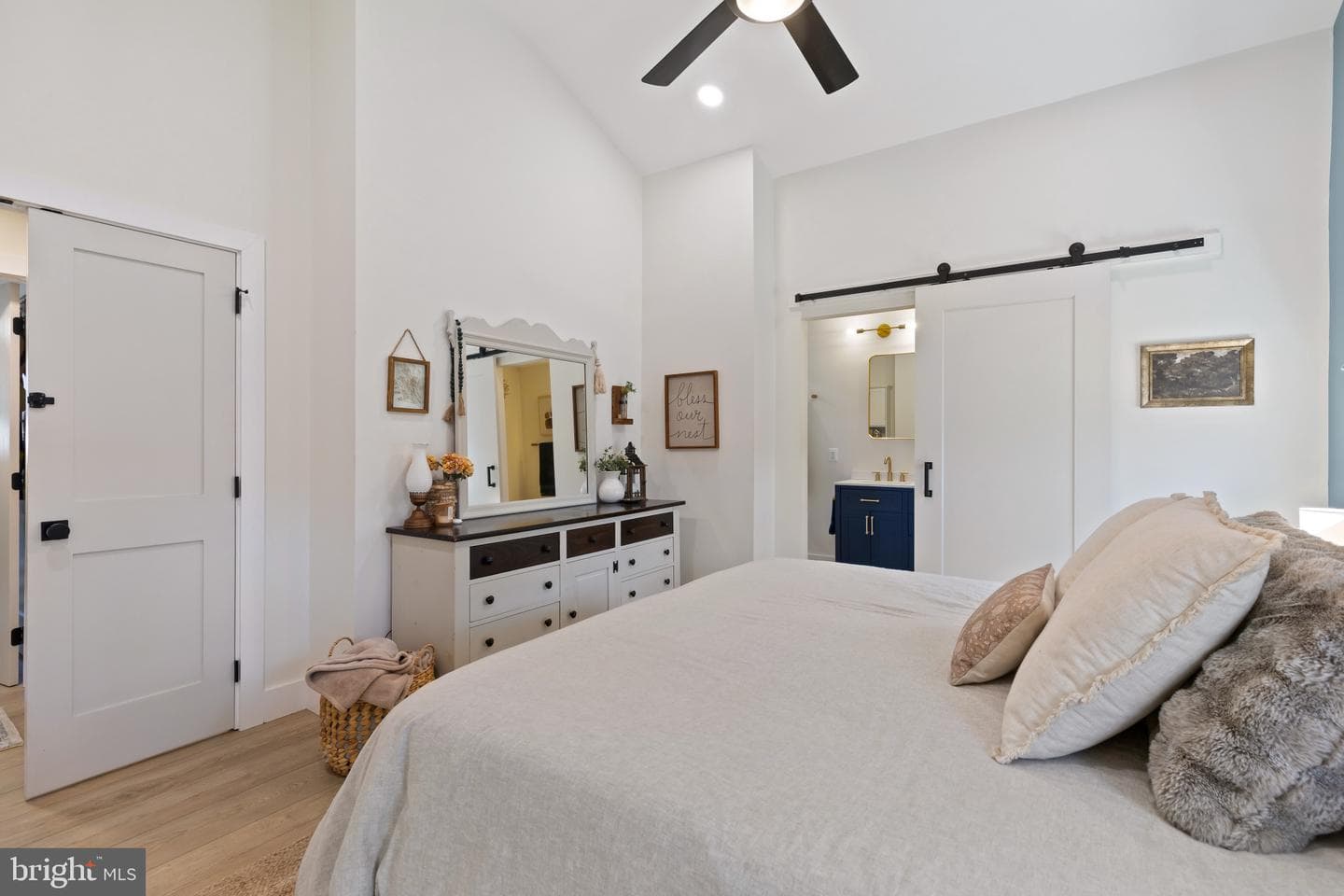 51 Hill Road photo 14