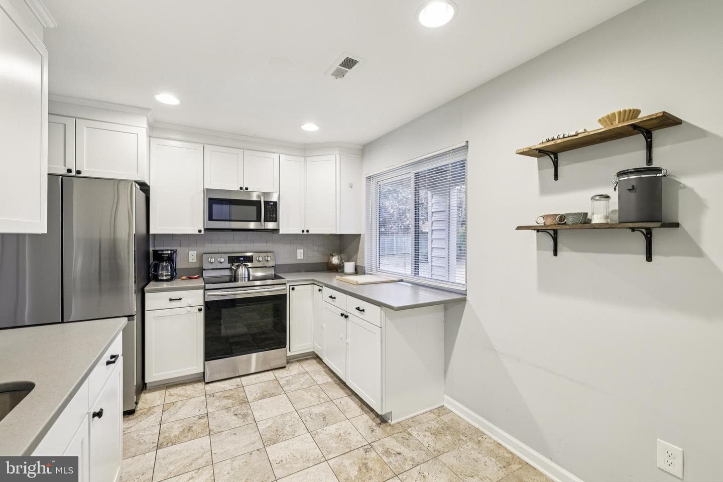 1014 Cedar Ridge Court photo 14